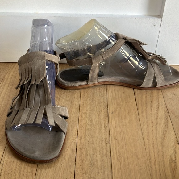 Laura Bellariva Italy tan suede fringe sandals 41 - Picture 2 of 6